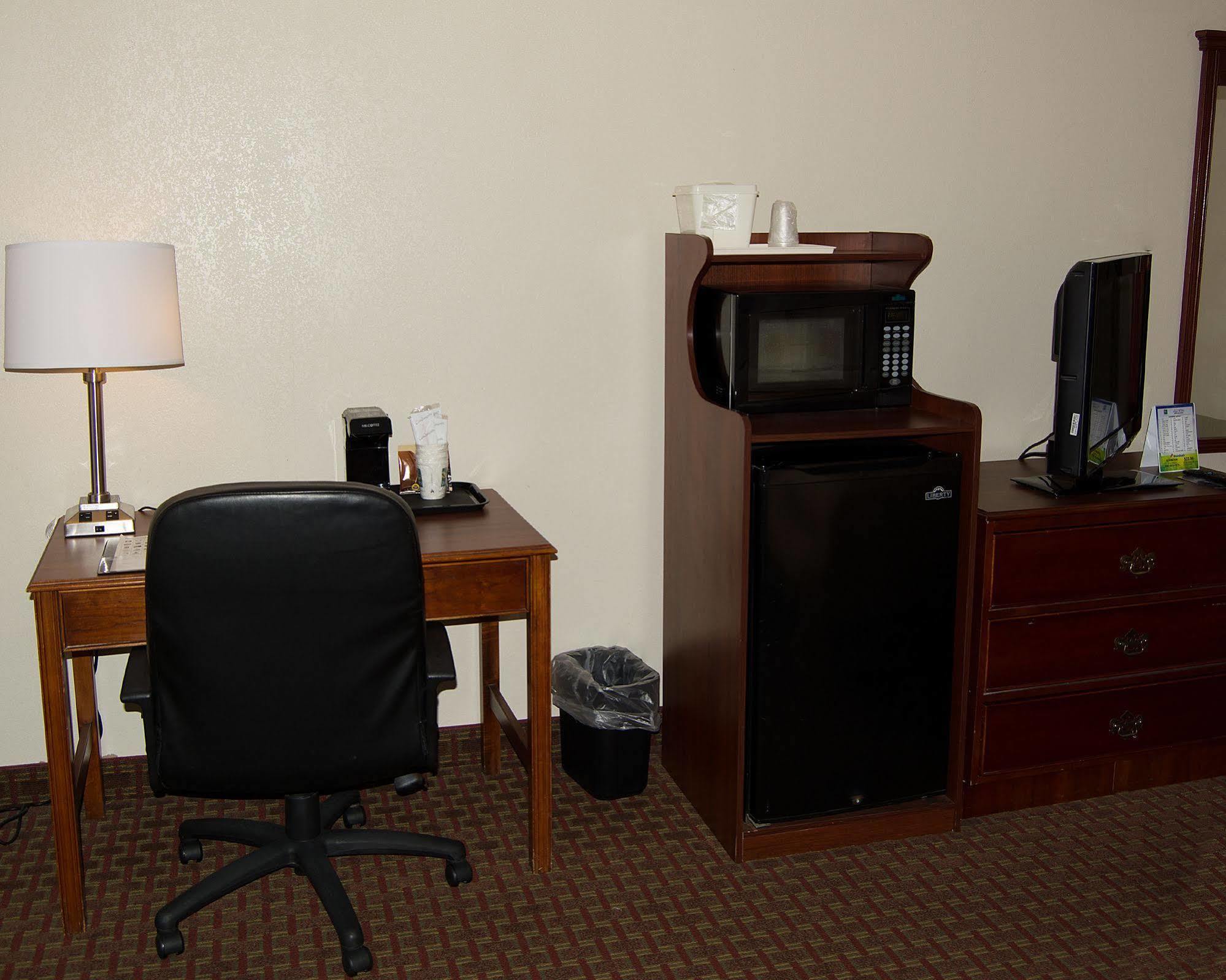Timber Ridge Quality Inn & Suites Lexington Near I-64 And I-81 מראה חיצוני תמונה