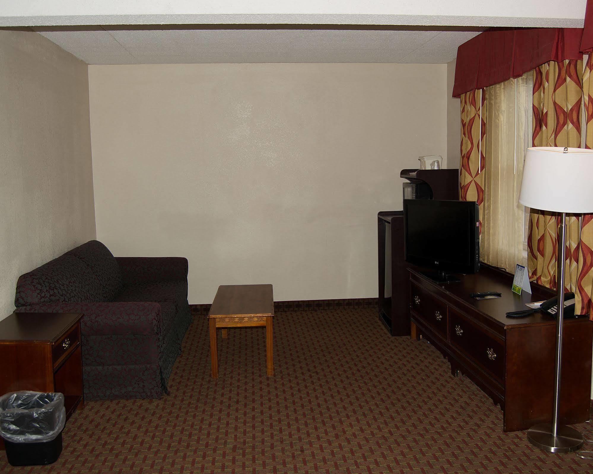 Timber Ridge Quality Inn & Suites Lexington Near I-64 And I-81 מראה חיצוני תמונה