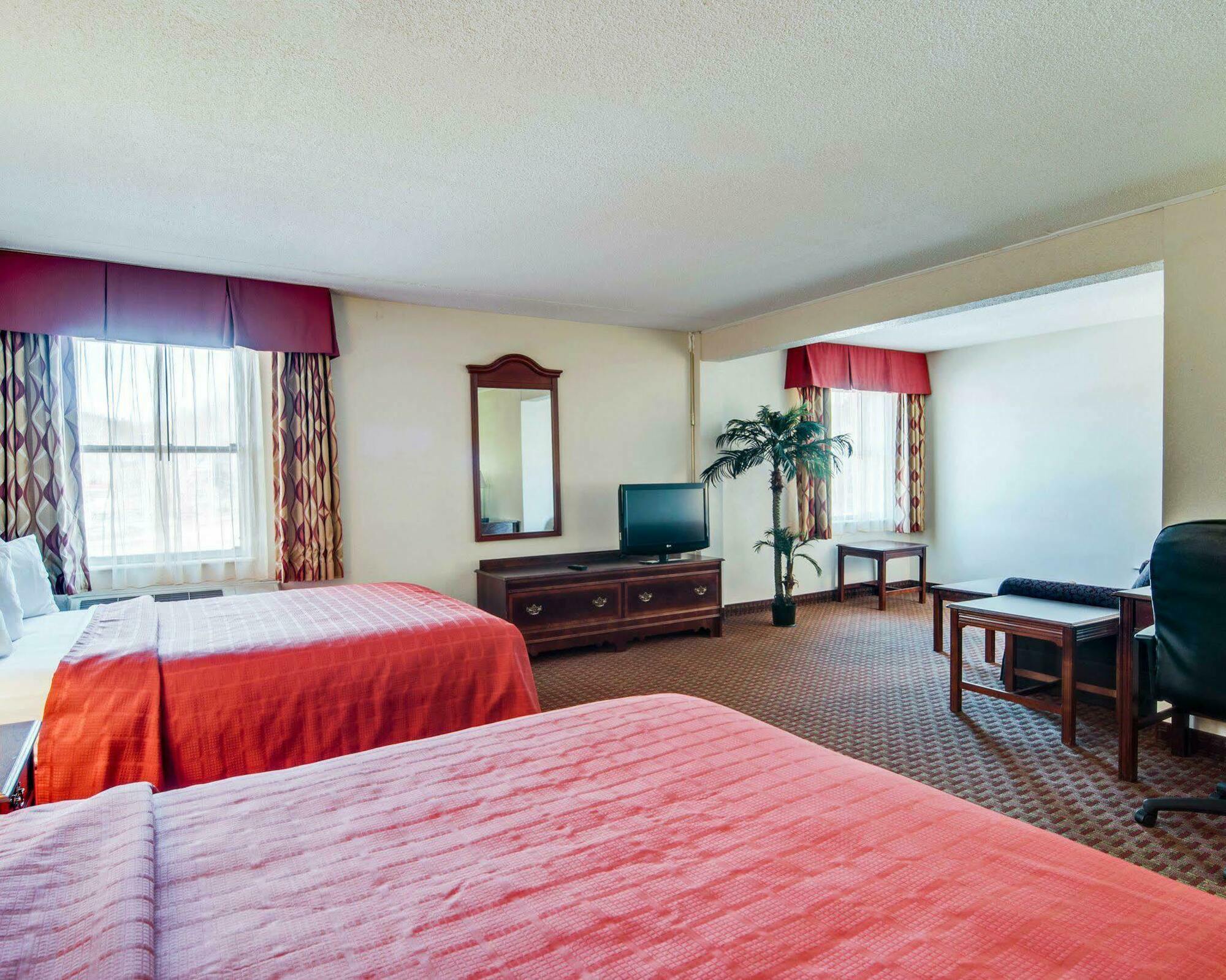 Timber Ridge Quality Inn & Suites Lexington Near I-64 And I-81 מראה חיצוני תמונה
